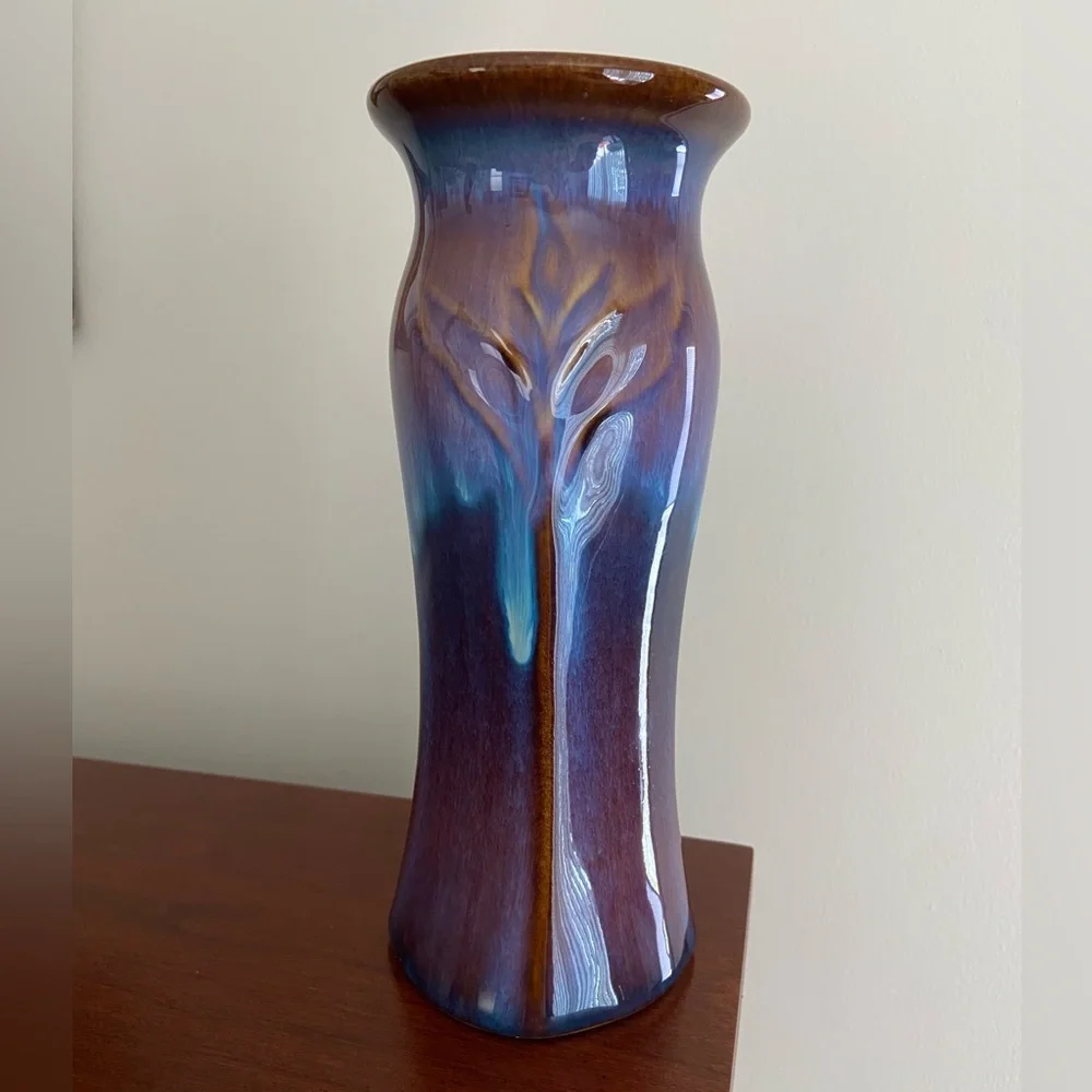 Bill Campbell Studios art pottery Lotus Vase 7.5” tall artist signed flower vase
